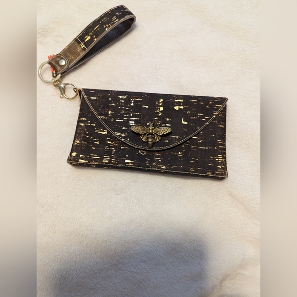Unbranded Accessories - Unbranded Cork Wristlet or clutch with a Brass Bee closure.
